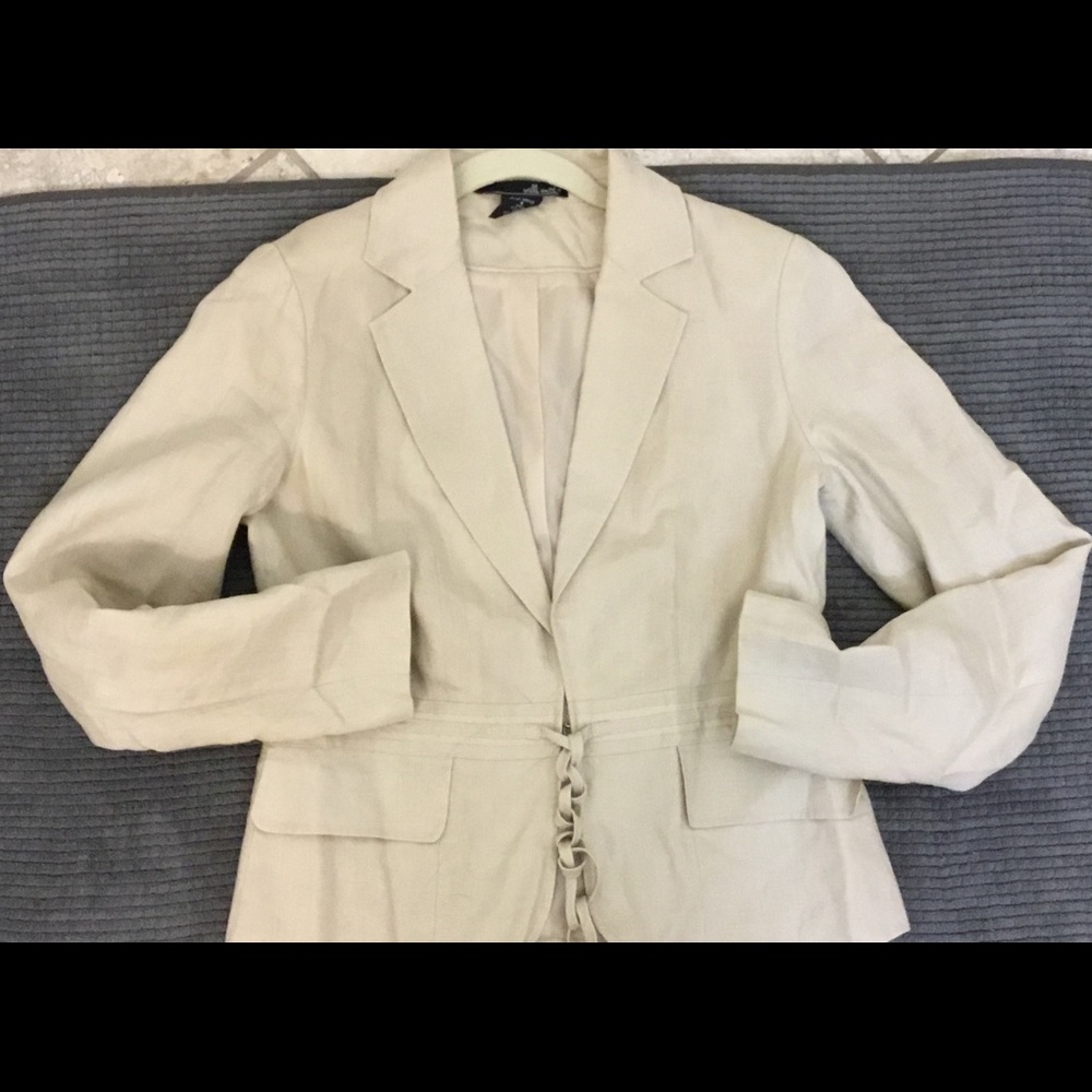 Blazer - Picture 2 of 5